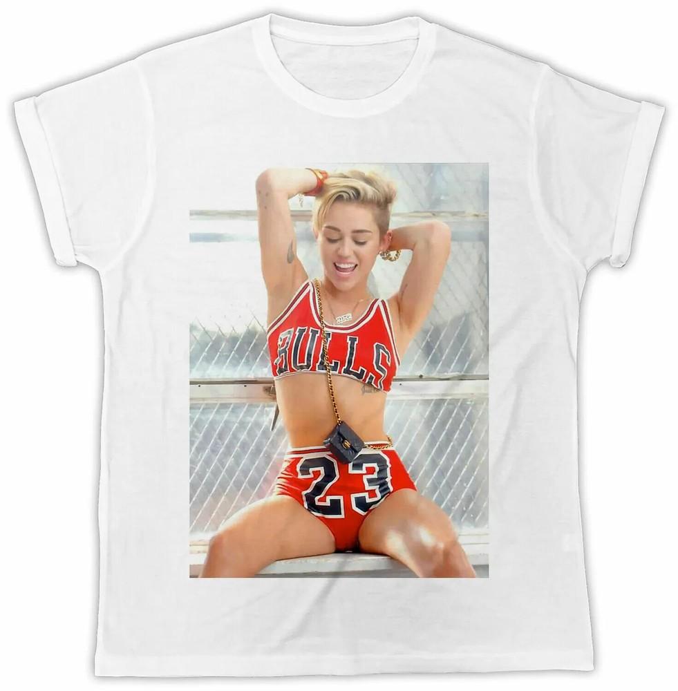 Футболка MILEY CYRUS BULLS Ретро Крутой Подарок Футболка Музыка Фильм 2000-х Великобритания Унисекс Футболка