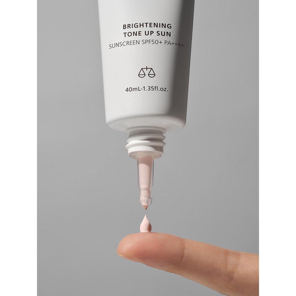 LAGOM Осветляющий тональный крем Sun 40 мл (SPF50 + PA ++++)