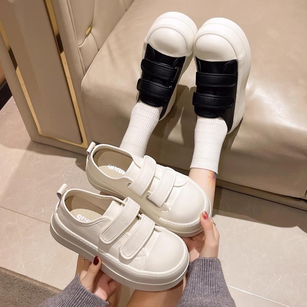 Уродливые милые универсальные белые туфли на толстой подошве с липучкой для женщин, новые модели весны 2025 года, увеличивают рост и показывают ноги, маленькие туфли для досок, большие каблуки