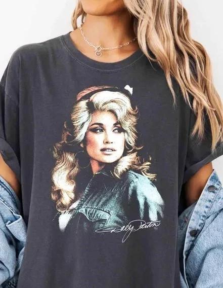 Dolly Parton Signature Graphic Shirt, Retro Country Music T Shirt Black AN6778 Unisex T-Shirt