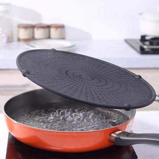 Grease Splatter Guard with Handle Heat-Resistant Non-stick Reusable Silicone Frying Pan Oil Splatter Screen Kitchen Tool