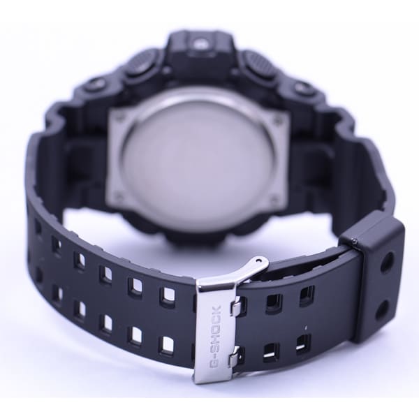 Casio G-SHOCK GA-710-1AJF [ЯРКИЙ ЦВЕТ Черный X Серебристый] Круглые часы Черные цифровые аналоговые