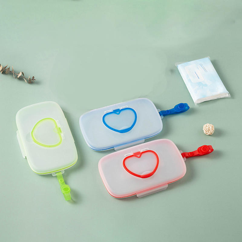 1 шт. Портативный контейнер для хранения влажных салфеток и масок в форме сердца из полипропилена с защелкой для детских путешествий, держатель для салфеток