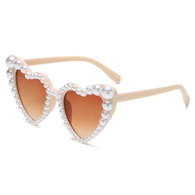 2026 Cute Heart Sunglasses Pearl Beaded Frame UV Blocking Trendy Eyewear For Women and Girls KJ211