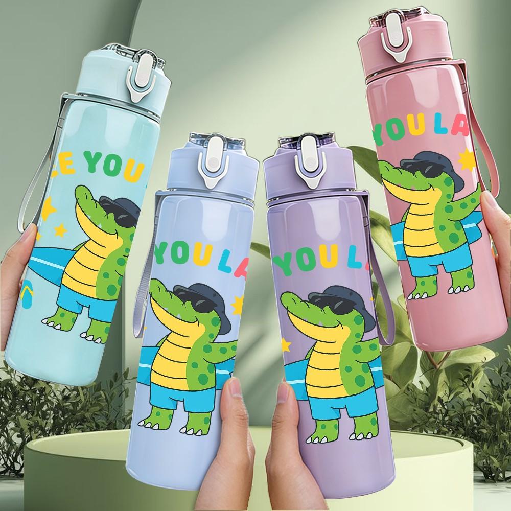 1PC See You Later Surfing Crocodile 750ml Color Plastic Sports Water Bottle Leakproof Flip Straw Lid Suitable for Sports Office Home Use