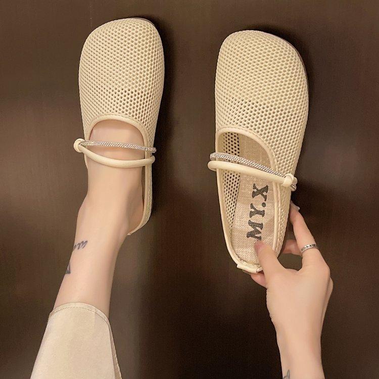 Корейская версия повседневной обуви сандалии сетка мягкая подошва дышащая повседневная женская лето 2025 новая одинарная обувь трендовые шлепанцы с закрытым носком
