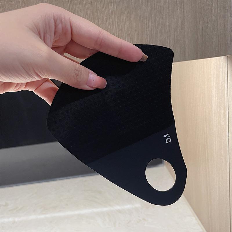 Маска для лица из ледяного шелка с гиалуроновой кислотой и защитой от ультрафиолета