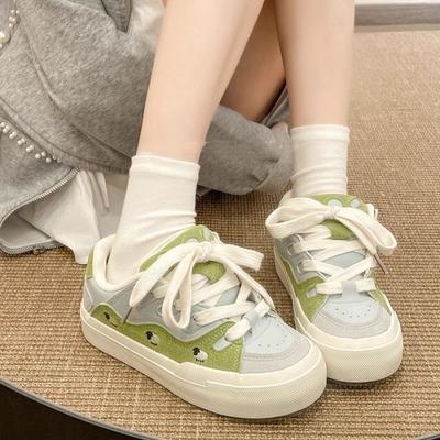 Ретро кроссовки на толстой подошве женские весенние белые туфли студенческие универсальные туфли контрастная цветная вставка хлебные туфли