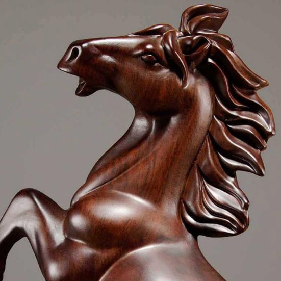 Деревянная фигурка лошади Маленькая статуэтка лошади 2026 год Китайский Новый год Животное зодиака Скульптура Фэн-шуй Украшение для рабочего стола для богатства удачи