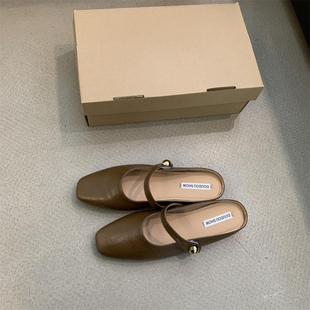 Fashion Baotou Slippers for Women's 2025 French Style Sandals for Wearing Flat Bottomed Buckle Single Shoes Soft Soled Slippers Womens