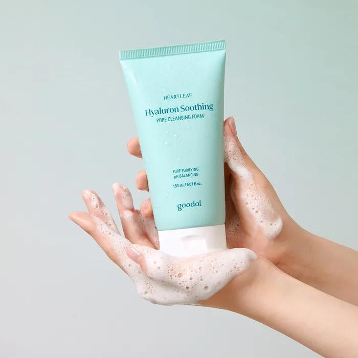 Goodal Houttuynia Cordata Hyaluronic Acid Soothing Pore Cleansing Foam