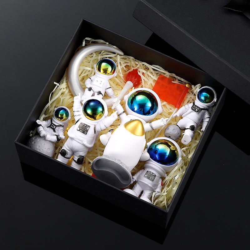 Маленькая смоляная фигурка космонавта - Идеально для домашнего декора, подарка на День святого Валентина или день рождения