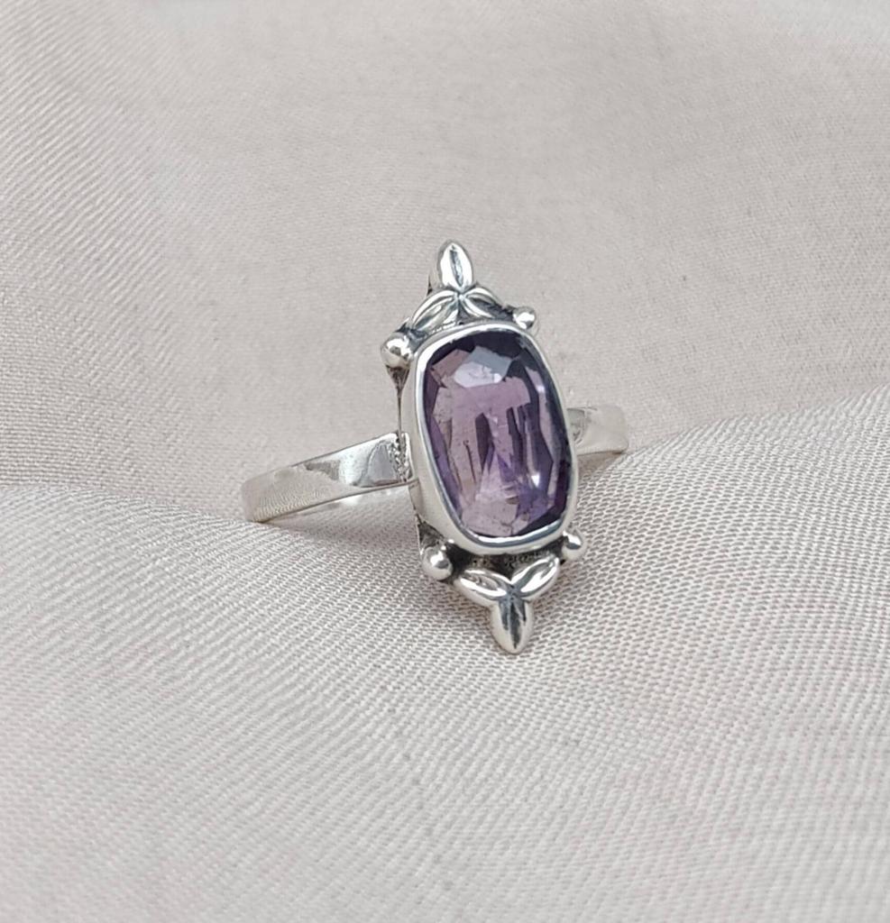 Amethyst Sterling Silver Ring: Faceted Oval Gemstone, Boho Vintage Style