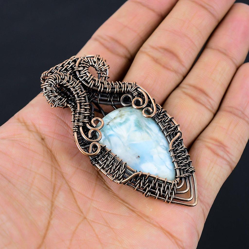 Красивый кулон Ларимар с драгоценным камнем из чистой медной проволоки, обернутый ювелирными изделиями ручной работы для нее