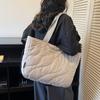 Solid color versatile quilted tote bag women's padded one-shoulder cotton jacket college student minimalist style class commuting handbag