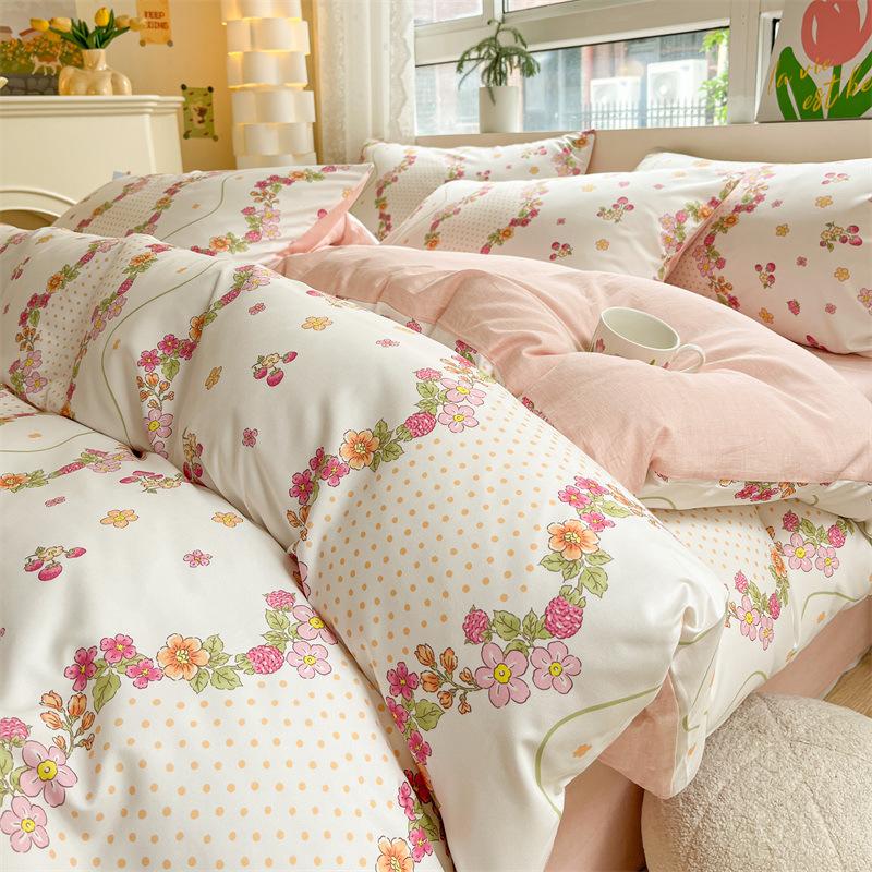 Комплект из четырех предметов из чистого хлопка с небольшим свежим цветочным рисунком, простыня для общежития, комплект из трех предметов постельного белья