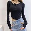 Осенняя женская футболка 2022 года с длинными рукавами, круглым вырезом и полуоткрытой пряжкой