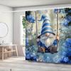 Очаровательный гном на качелях Водонепроницаемая шторка для душа с защитой от плесени - Синий цветочный дизайн для причудливого декора ванной комнаты