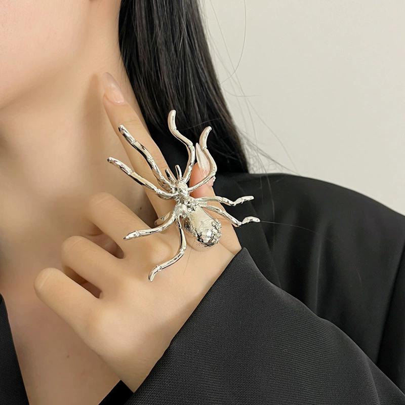 Exaggerated Rhinestone Metal Giant Spider Pendant Necklace Women's 2025 New Vintage Choker Ring Brooch Punk Party Jewelry Access