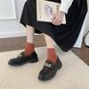 Женская обувь с металлической цепочкой, оксфорды, женские новые туфли без шнуровки на платформе и квадратном каблуке, однотонные кожаные повседневные лоферы с круглым носком