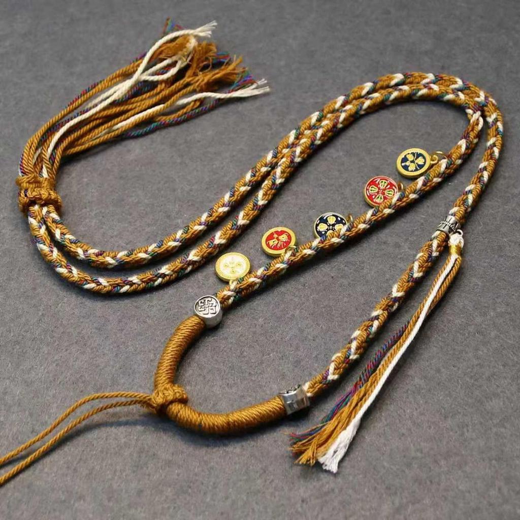 Тибетское ожерелье ручной работы «Пять богов богатства» - Плетеный шнурок-подвеска, вдохновленный традиционными культурными украшениями и дизайнами танки