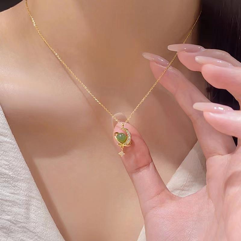 National Style Star Moon Necklace Women's Niche Light Luxury Star Moon Pendant Collarbone Chain Jewelry