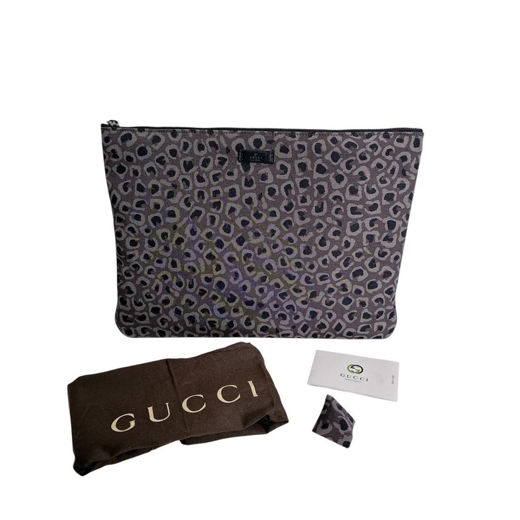 GUCCI Leopard print Clutch bag Hand Pouch gray Canvas unisex Used
