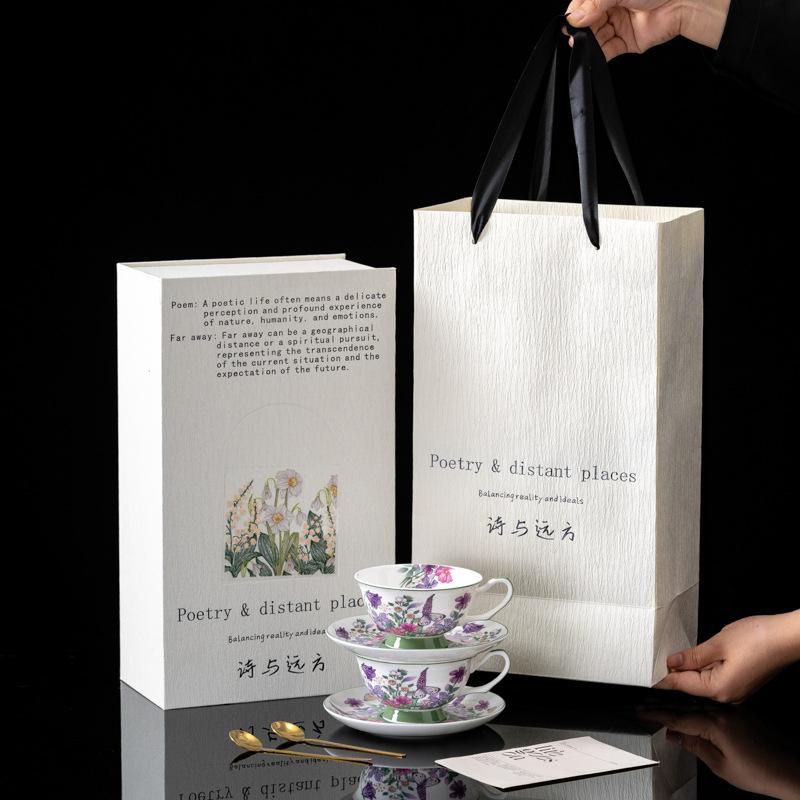 Ретро Золотая Фольга Костяной Фарфор Стиль Живописи Маслом Фиолетовые Кофейные Чашки и Блюдца Чашки для Послеобеденного Чая Чашки для Латте Чашки для Латте Нишевые Подарки