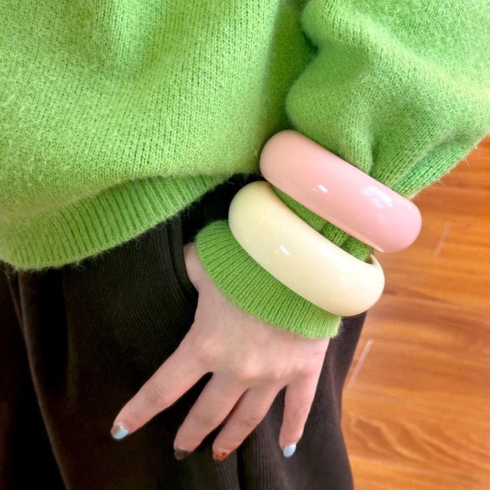 Bohemian Round Wide Bracelet Europe American Style Retro Hand Ring Unique Acrylic Bangle Women