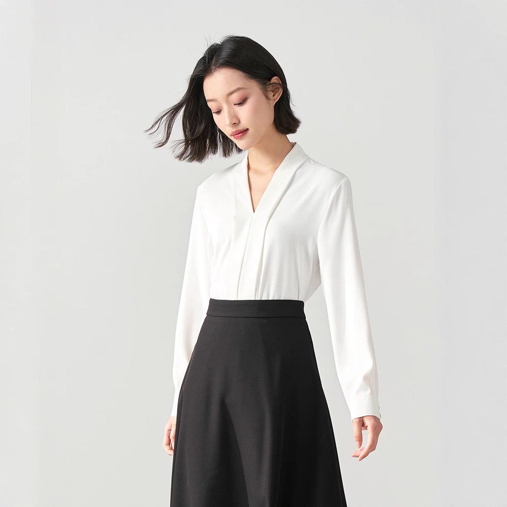 Женская белая шифоновая рубашка с V-образным вырезом – Элегантная официальная одежда для собеседований и офиса