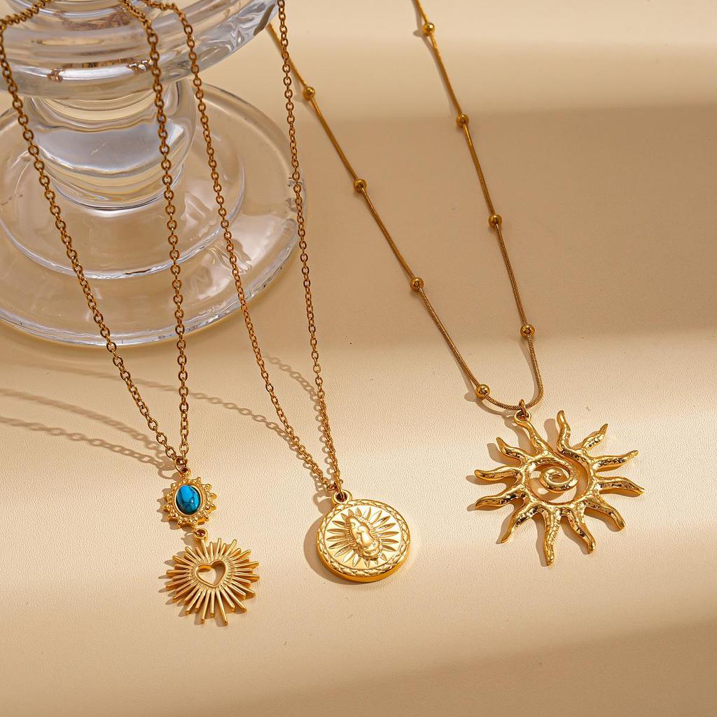 Европейско-американское Роскошное Ожерелье-Чокер из Нержавеющей Стали в Форме Подсолнуха и Сердца - Модный Титановый Чокер для Изысканного Образа