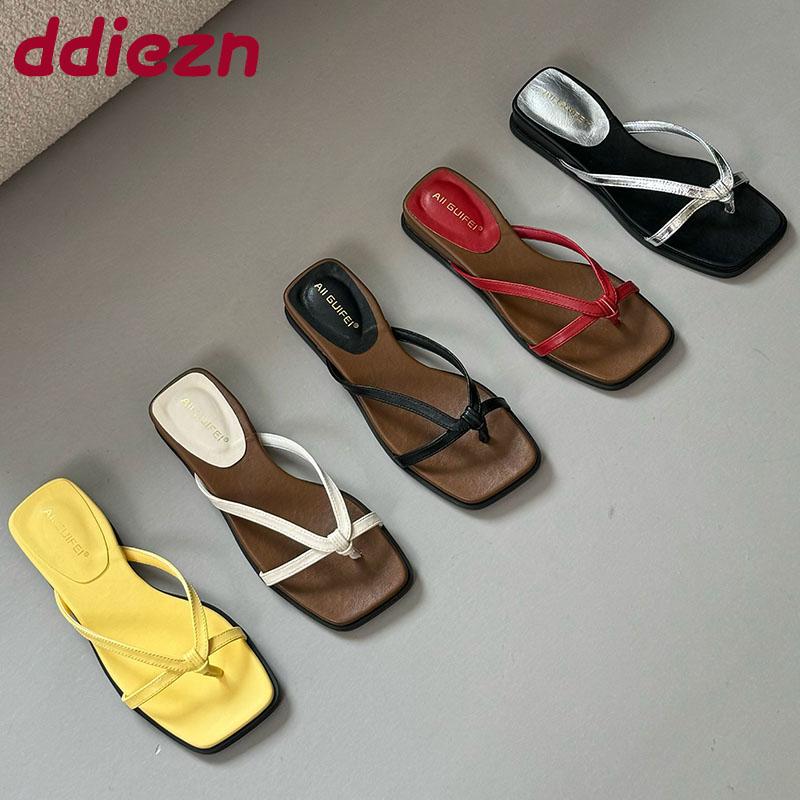 Fashion New In Summer Beach Flats Slides Slippers Sandals Shoes For Women Fashion Square Toe Ladies Slippers Shoes Female Flip flops