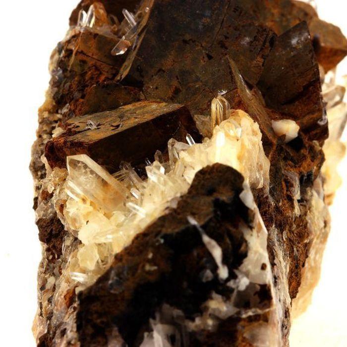 Pierres et Minéraux. Quartz + Siderite. 1792.0 ct. Allevard, Isère, France.