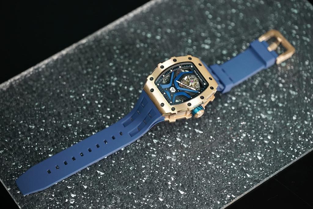 Часы TSAR BOMBA Business 50M Водонепроницаемые скелетонированные часы Стильные наручные часы из нержавеющей стали с циферблатом-бочкой для мужчин Светящийся японский механизм синего цвета