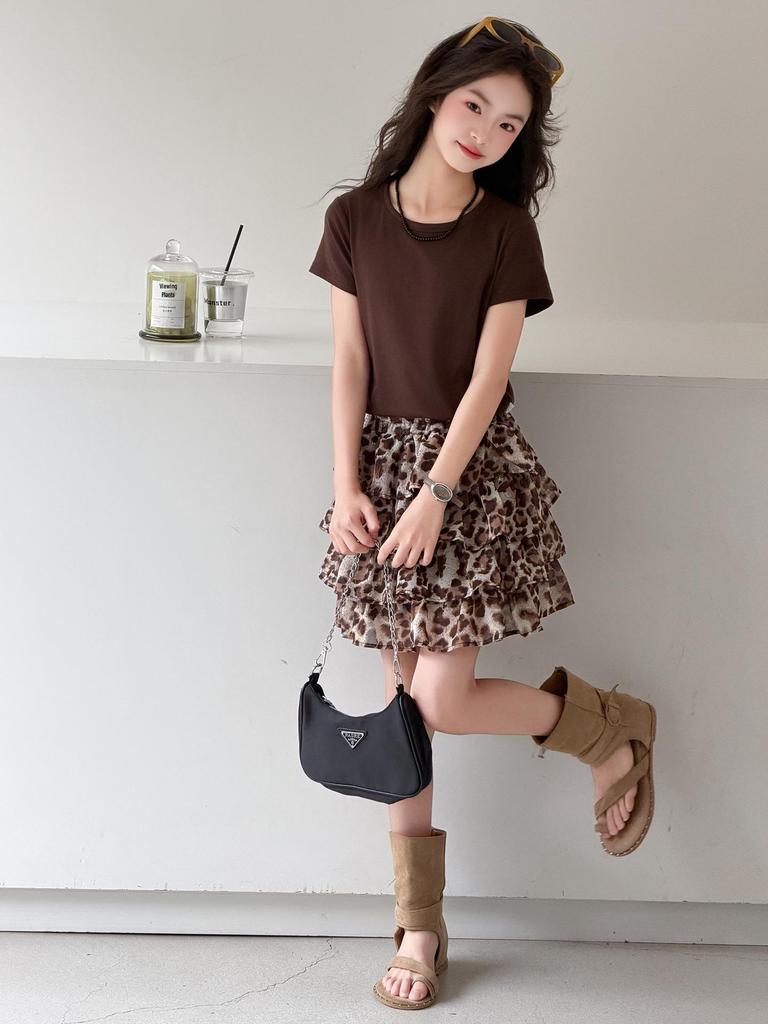 2026 Girls' Leopard Print Two-Piece Set: Short-Sleeved Top & Pleated Skirt