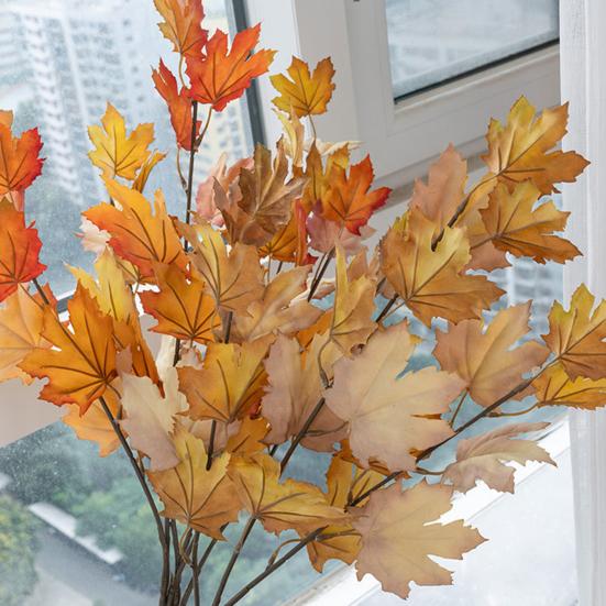 Artificial Maple Leaf Vibrant Color Simulation Plant Exquisite Realistic Maple Leaf for Home Party Decoration