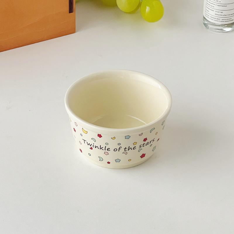 Простой сливочный набор посуды: Тарелка со звездой, Пиала для риса, Обеденная тарелка, Миска для фруктов, Десертная тарелка