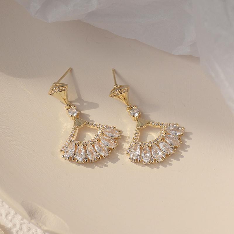 Exquisite Copper Inlaid Zirconium Hollow Fan Earrings 14K Real Gold Electroplating Women's Prom Party Earrings Korean Jewelry
