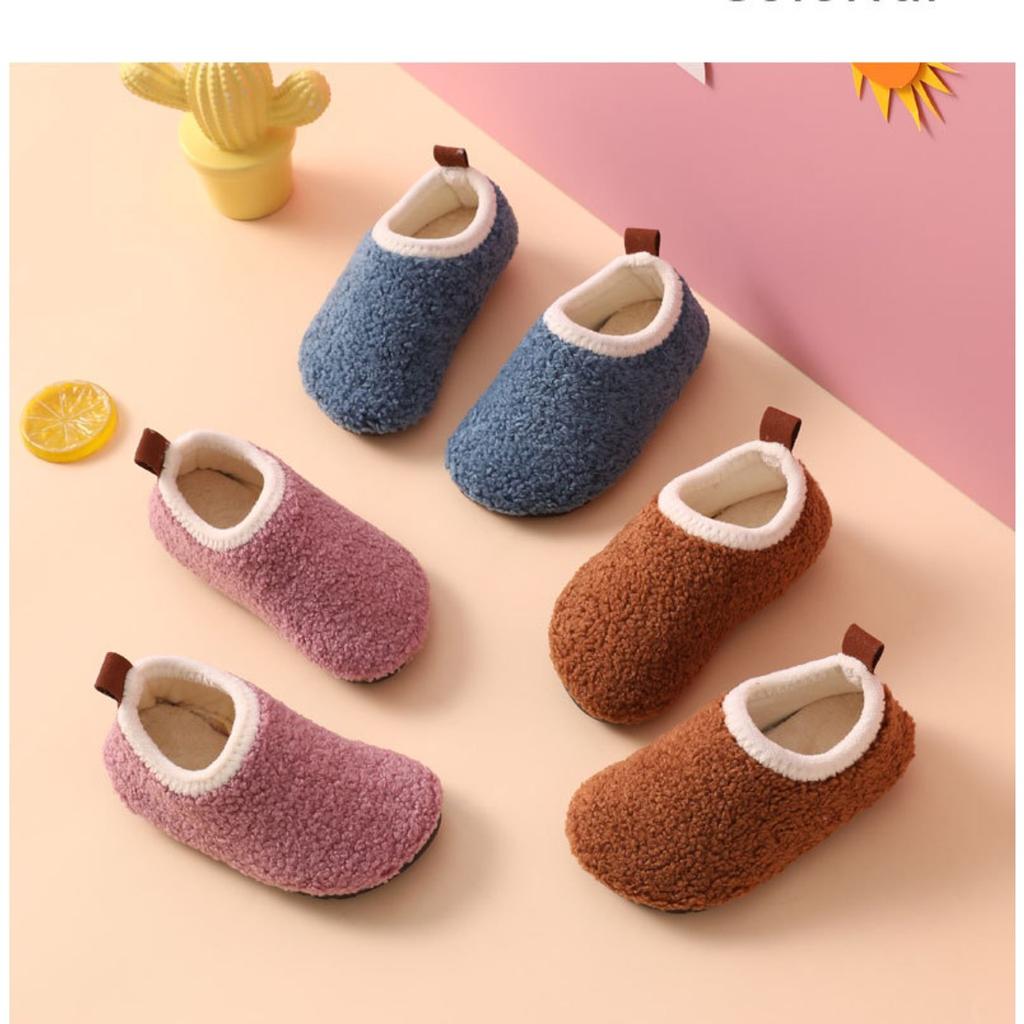 Плюшевые детские носки для пола, обувь для мужчин и женщин, детская антискользящая подошва, утолщенные хлопковые туфли для осени и зимы, домашние хлопковые тапочки для помещений