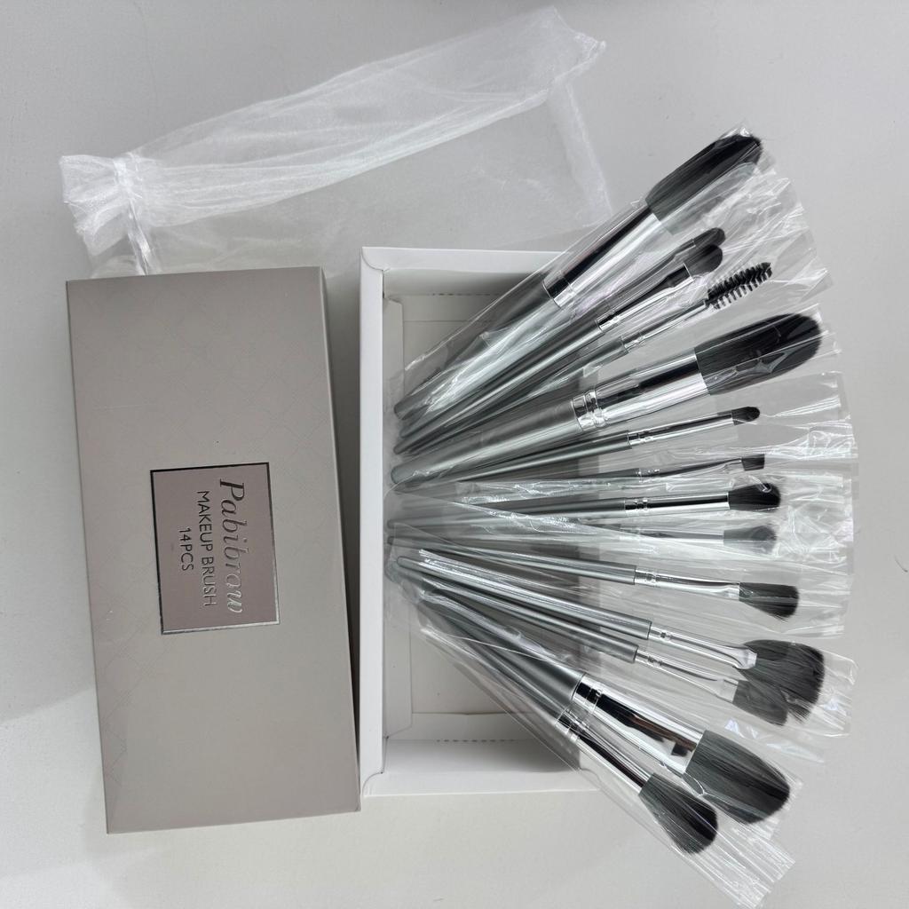 Makeup Brush Silver Snow Explosion 14 Makeup Brush Bundle Bag Set 5 Large 9 Small Environmentally Friendly Carton