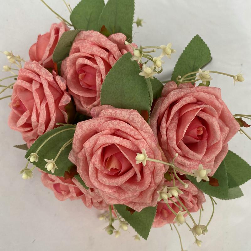 Искусственная композиция с розами в вазе для свадебной фотосъемки и оформления мероприятий