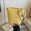 Versatile Bag Women's New Fashion Messenger Bag Shoulder Bucket Bag