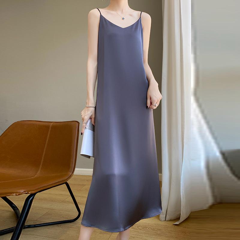 Женское платье-комбинация большого размера с V-образным вырезом из шелковой смеси - Коллекция Весна 2024