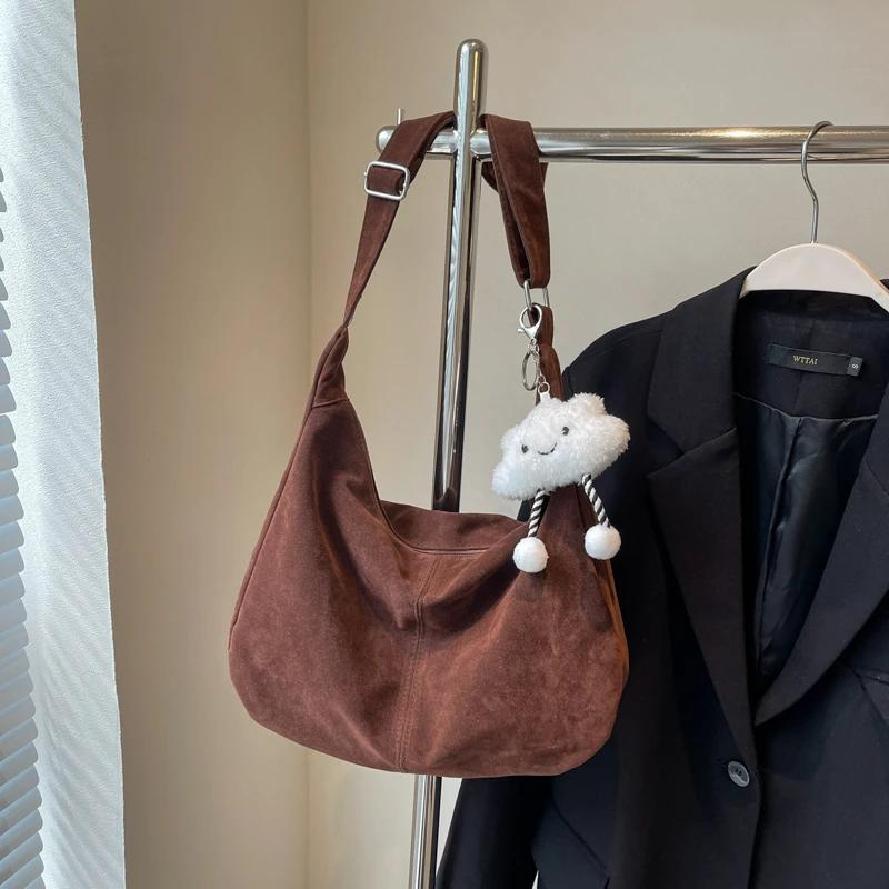 Матовая женская сумка кроссбоди  большой вместимости  сумка на плечо с маятником  нишевый маленький дизайн  ретро