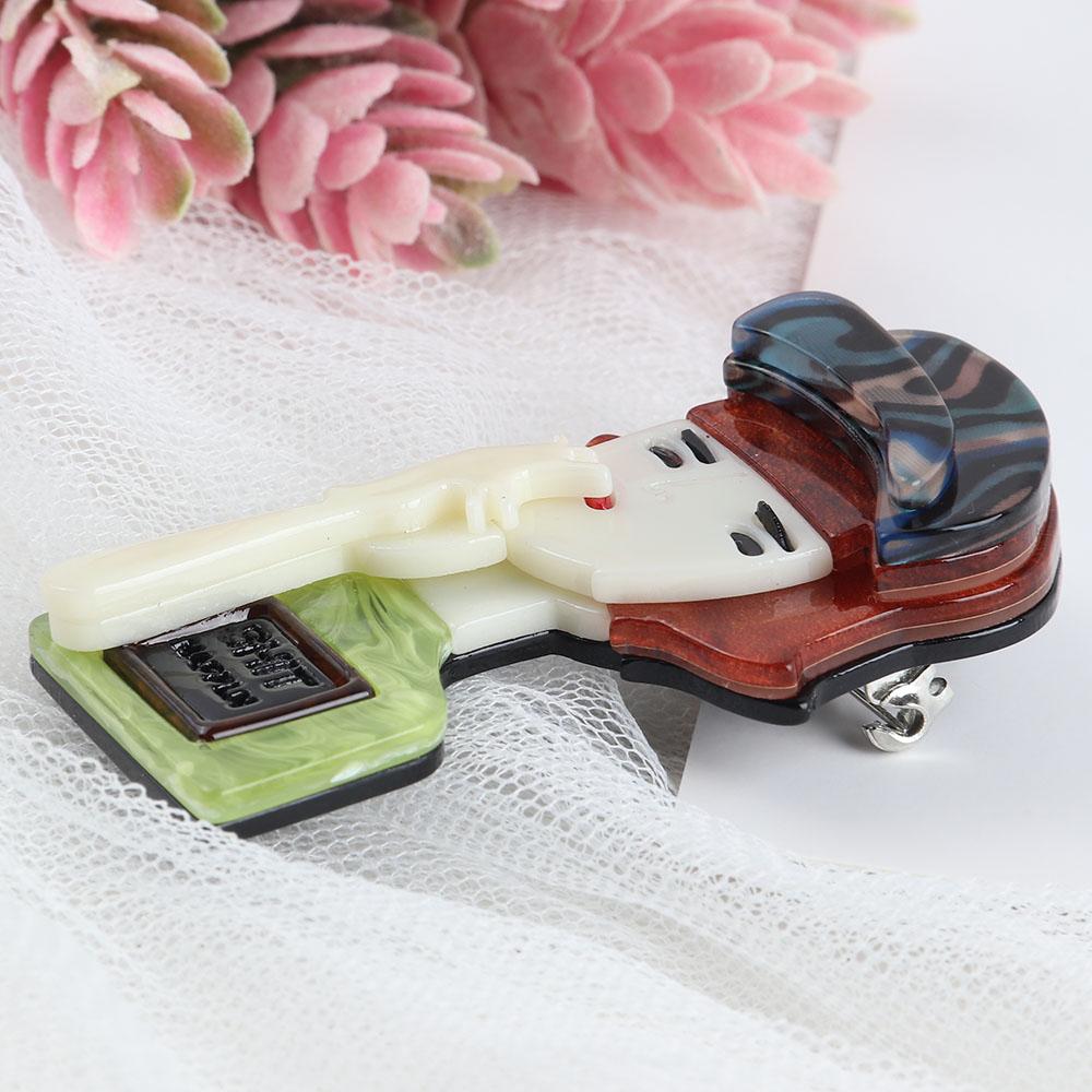 New Punk Cool Brown Hair Lady Acrylic Brooch For Women Letters Green Clothes Lapel Pins Brooches Badges Jewelry Party Dress Gift