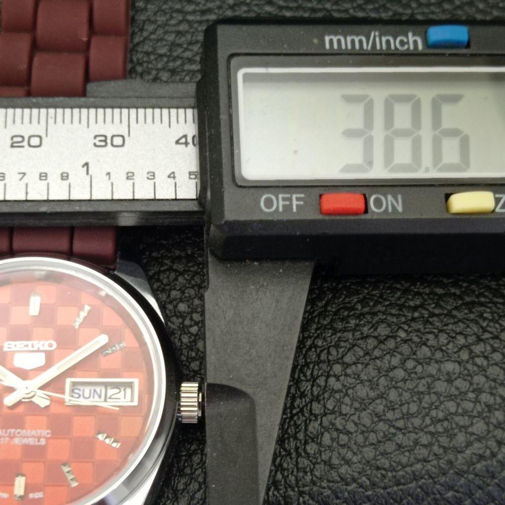 ВОССТАНОВЛЕННЫЕ МУЖСКИЕ АВТОМАТИЧЕСКИЕ ЧАСЫ SEIKO 5 СДЕЛАНЫ В ЯПОНИИ КРАСНЫЙ ЦИФЕРБЛАТ ЗАКАЗНЫЕ a440090-2 QV90-a440090