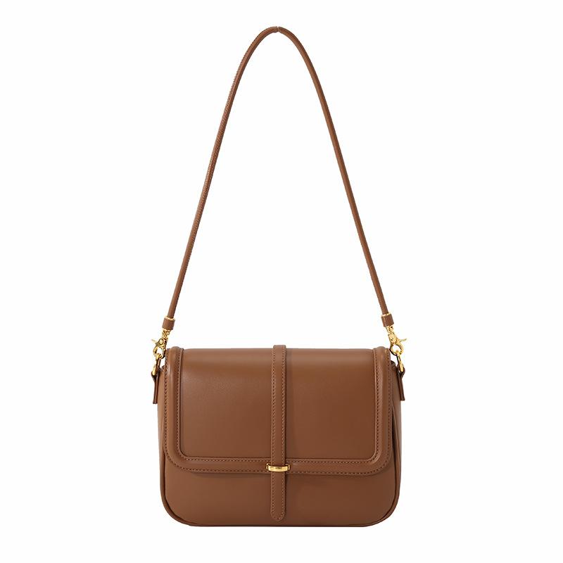 Niche design small square bag, 2024 summer new model, simple and versatile shoulder bag with flap, super popular small crossbody bag