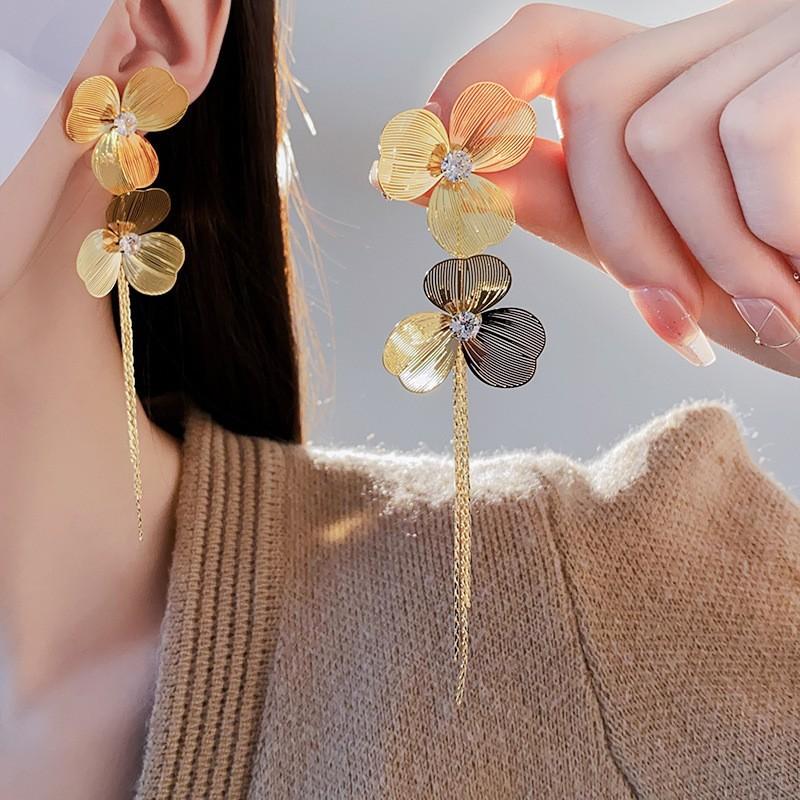 Trend Exaggerated Temperament Long Earrings Personalized Flower Fringed Earrings Light Luxury High Sense Unique Earrings