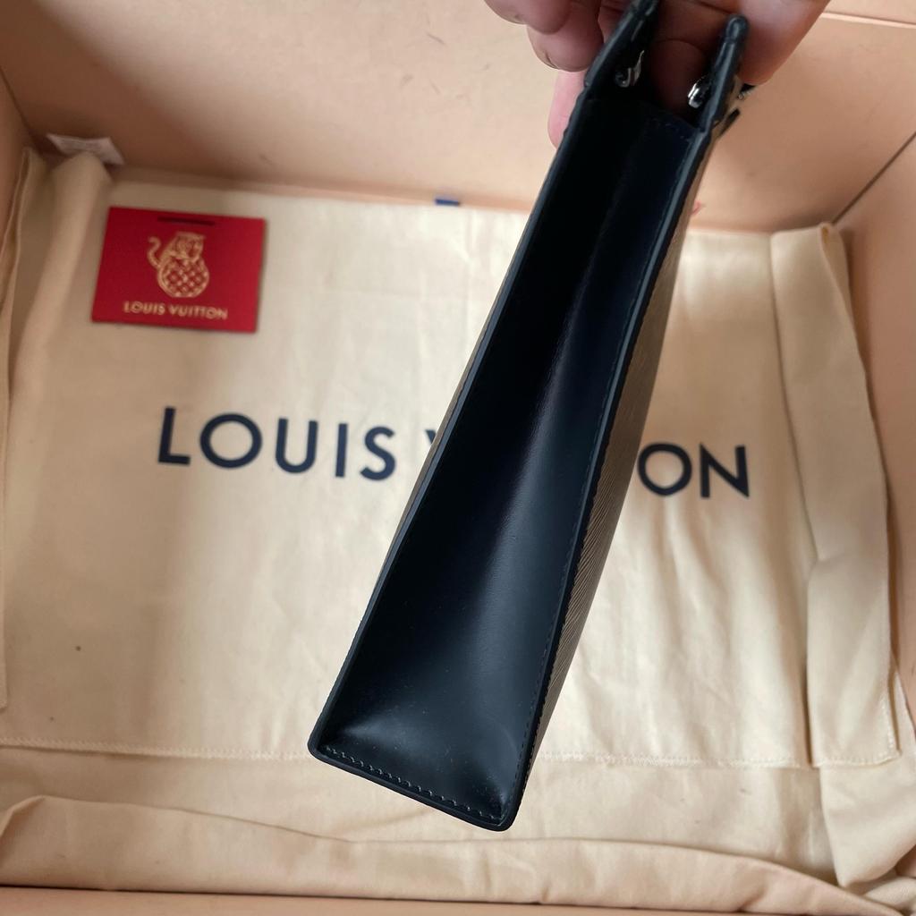 [Pre-Owned] Pochette Voyage Solid Color Zipper Closure Epi Leather Toiletry Bag Clutch - Unused #17FNNHN