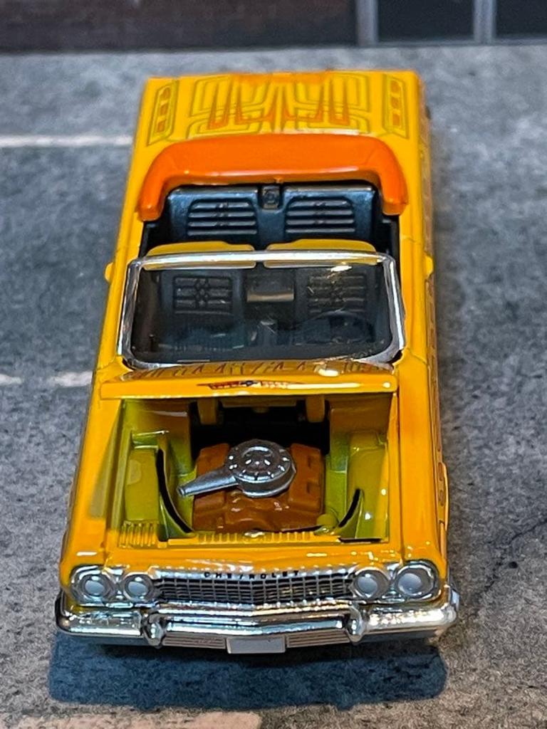 Greenlight 1/64 1963 Chevy Impala Кабриолет